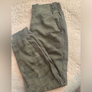 Athleta Brooklyn Fleece Lined Jogger Size 4